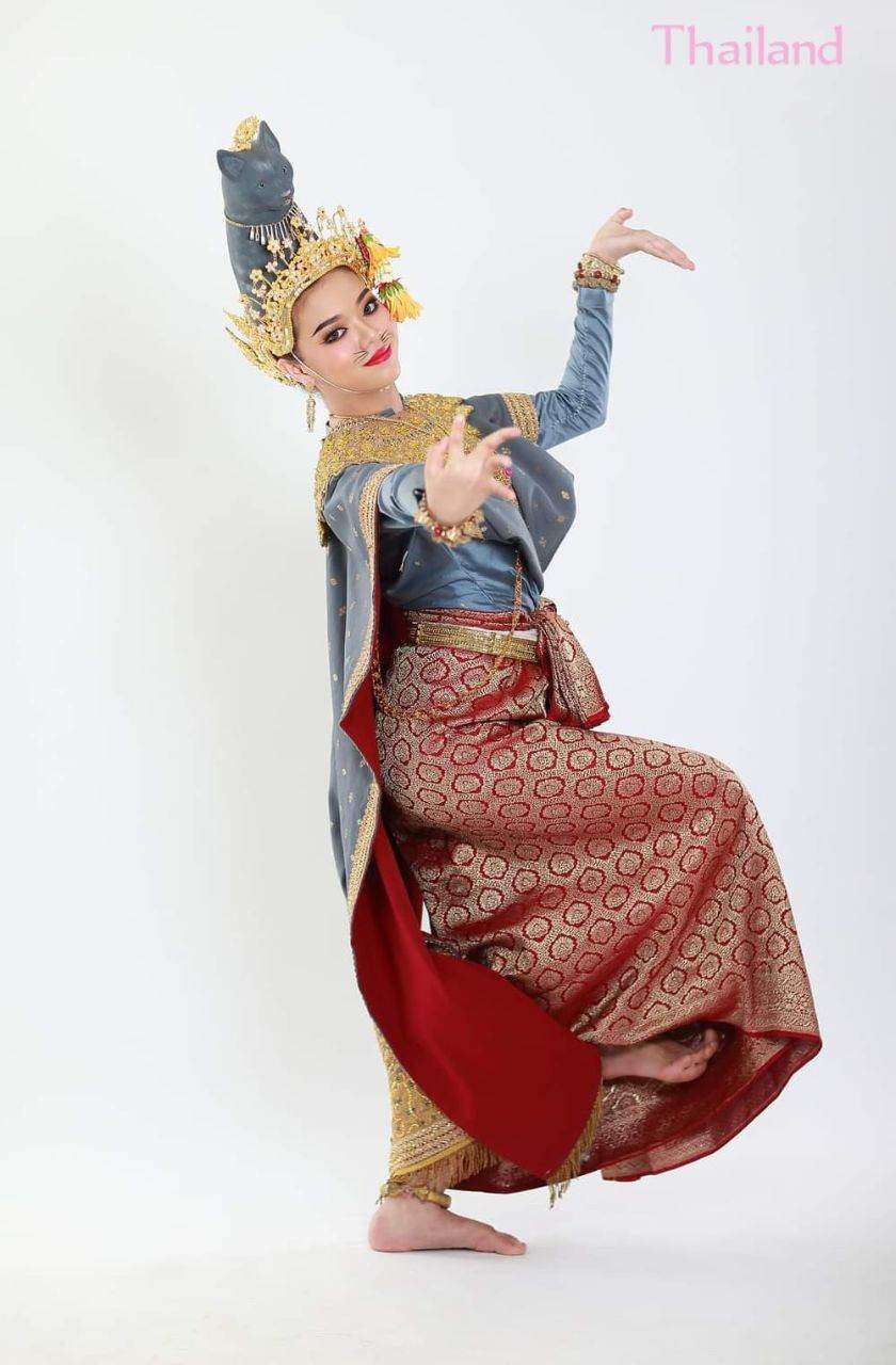 Ram Chui Chai Nang Wilar: Thai Dance | THAILAND 🇹🇭