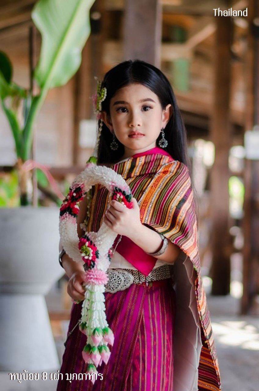 THAI ISAN DRESS, ชุดพื้นเมืองอีสาน | THAILAND 🇹🇭