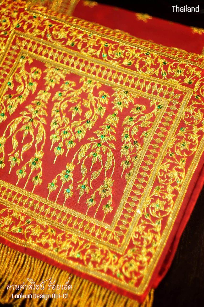 "Pha Saphak" Thai Embroidery Golden Shawl | THAILAND 🇹🇭