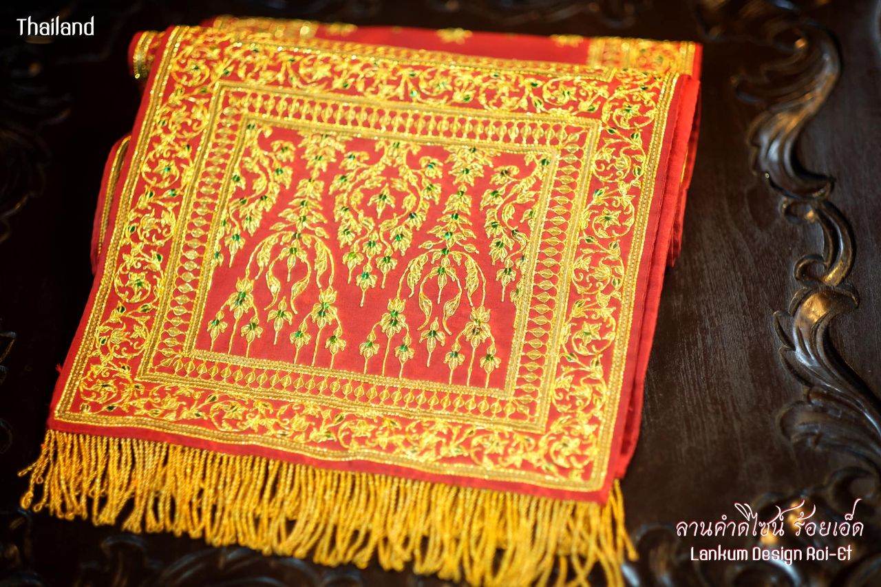 "Pha Saphak" Thai Embroidery Golden Shawl | THAILAND 🇹🇭