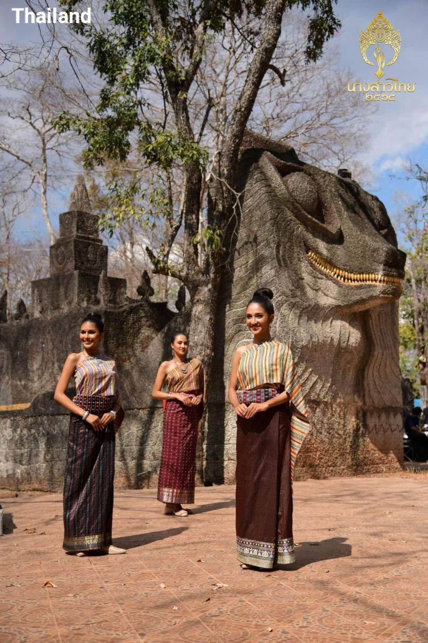 Isan Traditional Costume of Northeastern | THAILAND 🇹🇭