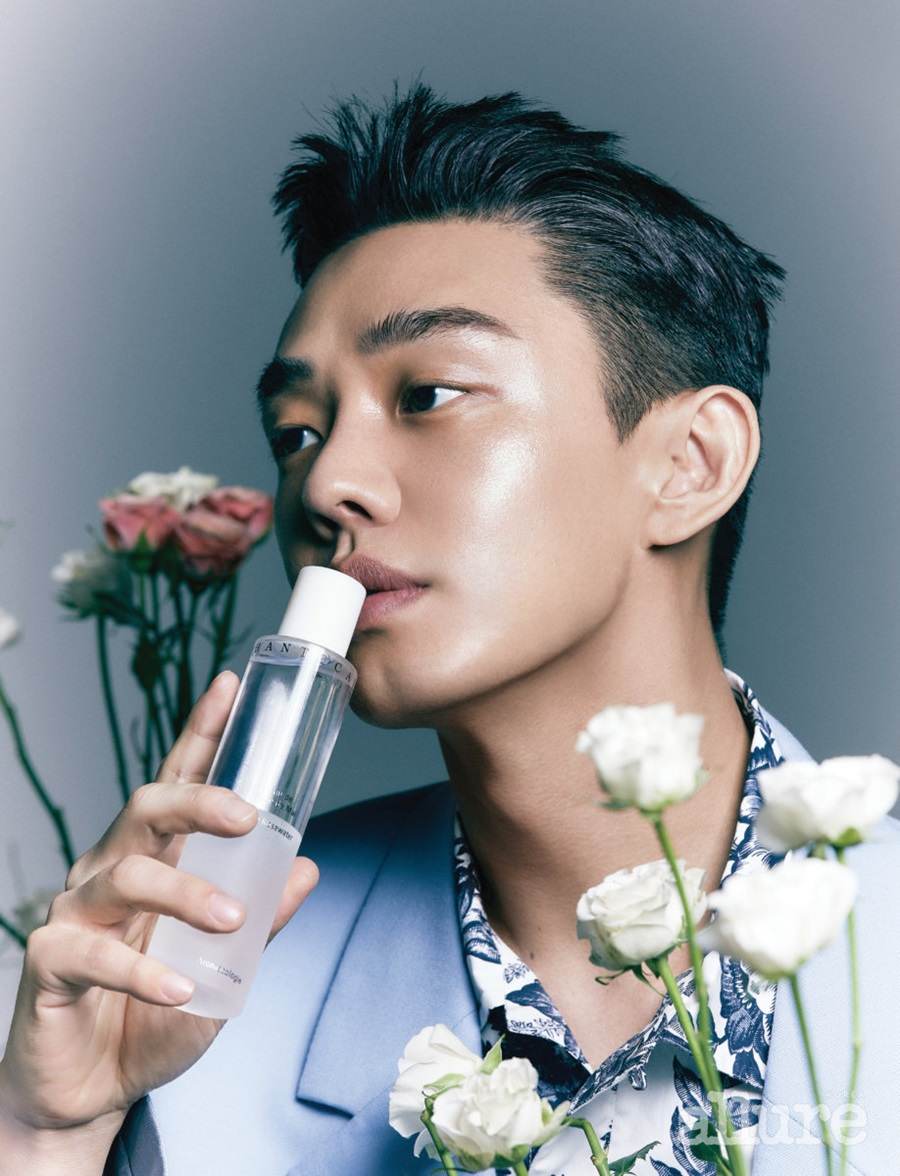 Yoo Ah in @ Allure Korea April 2022