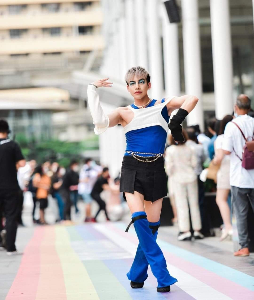 ดีต่อใจ#2350 Rainbow Runway for Equality(ภาพบางส่วน)