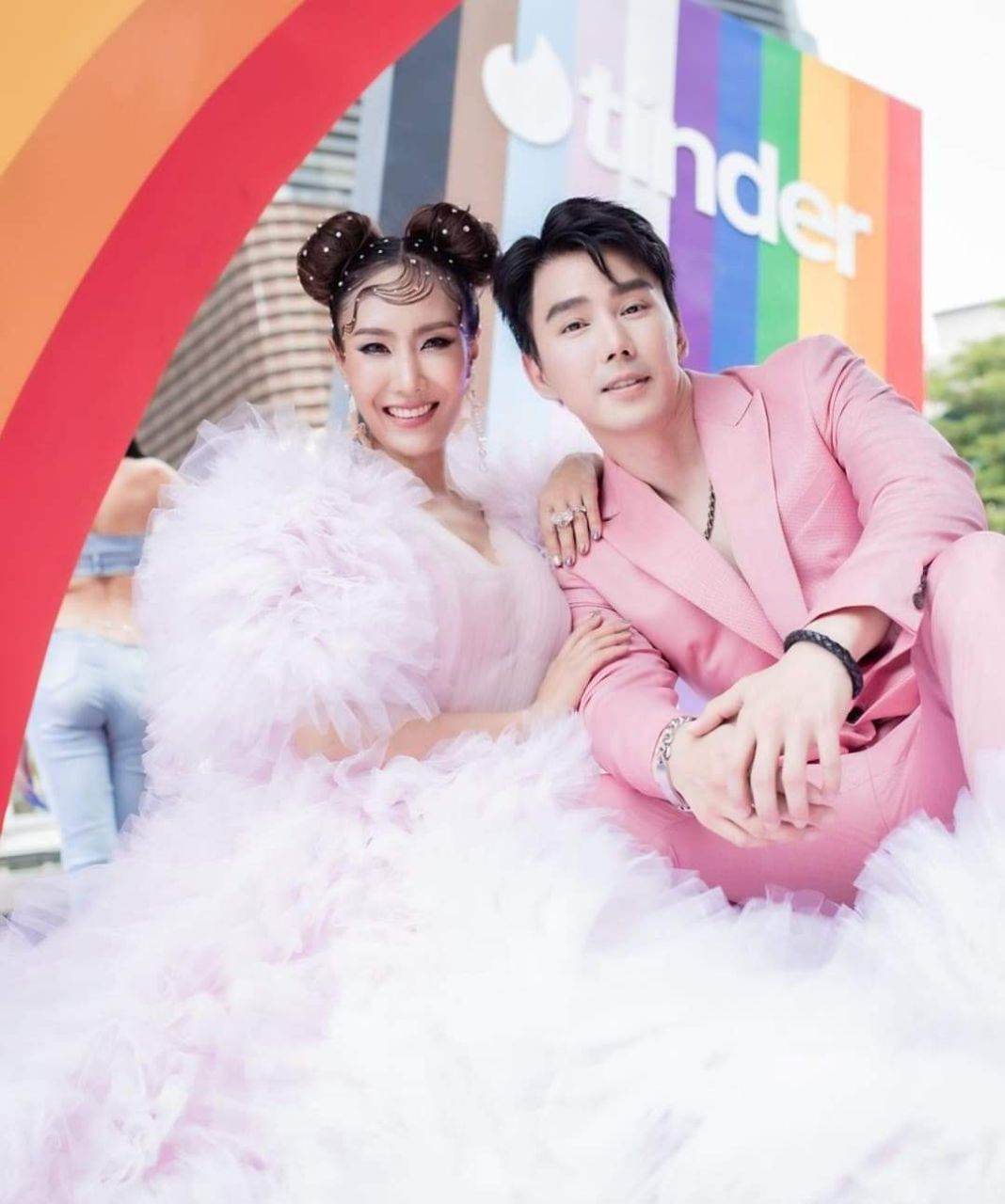 ดีต่อใจ#2350 Rainbow Runway for Equality(ภาพบางส่วน)