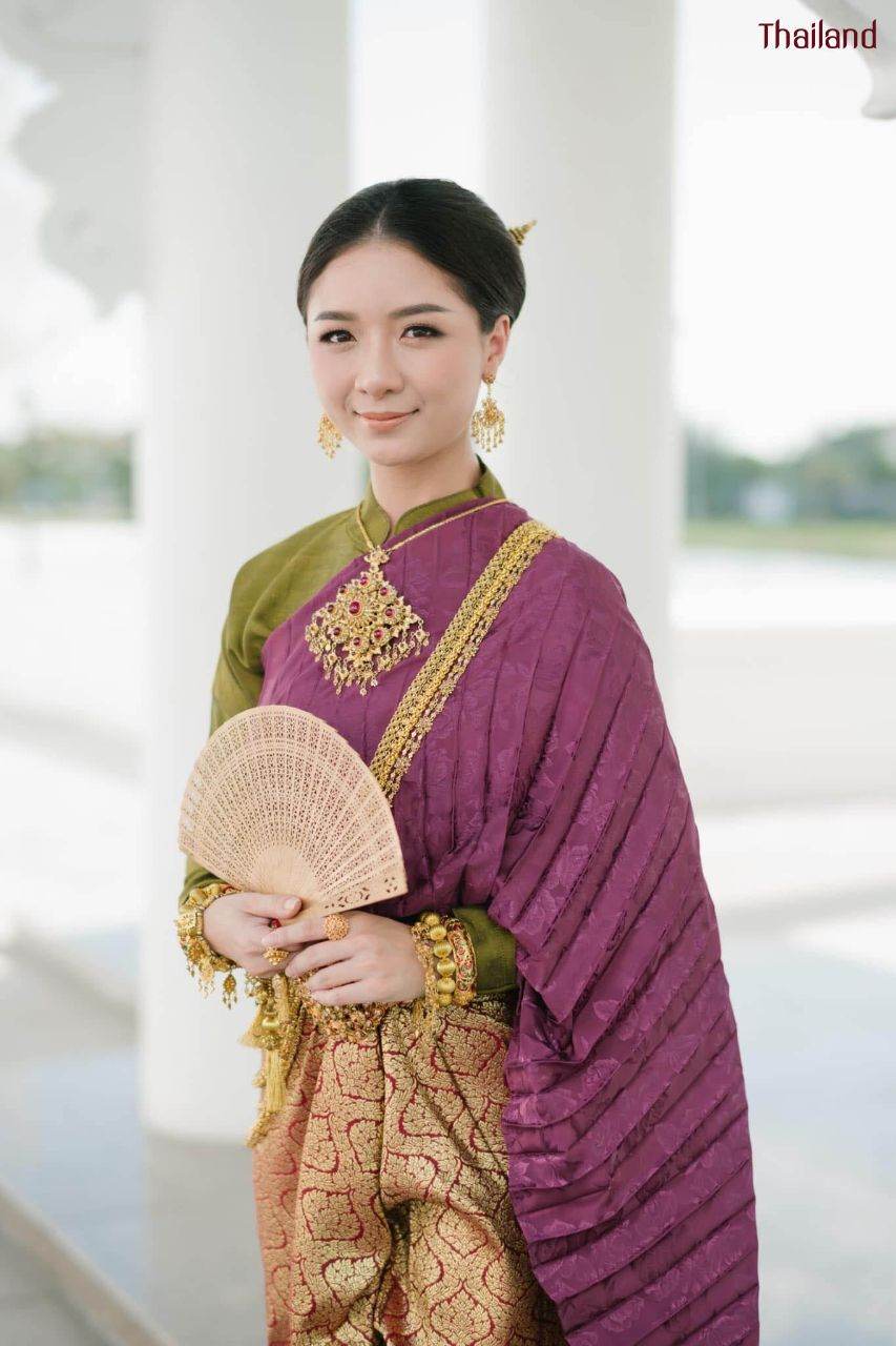 Thai Royal Outfit during the reign of King Rama V | THAILAND 