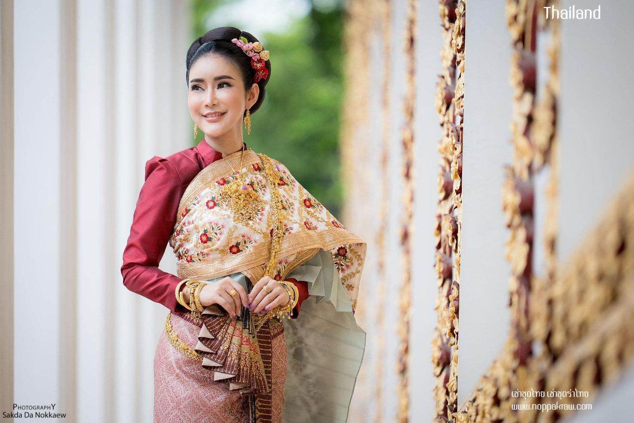 The elegance of Thai dress: Thai Traditional Costume | THAILAND 🇹🇭