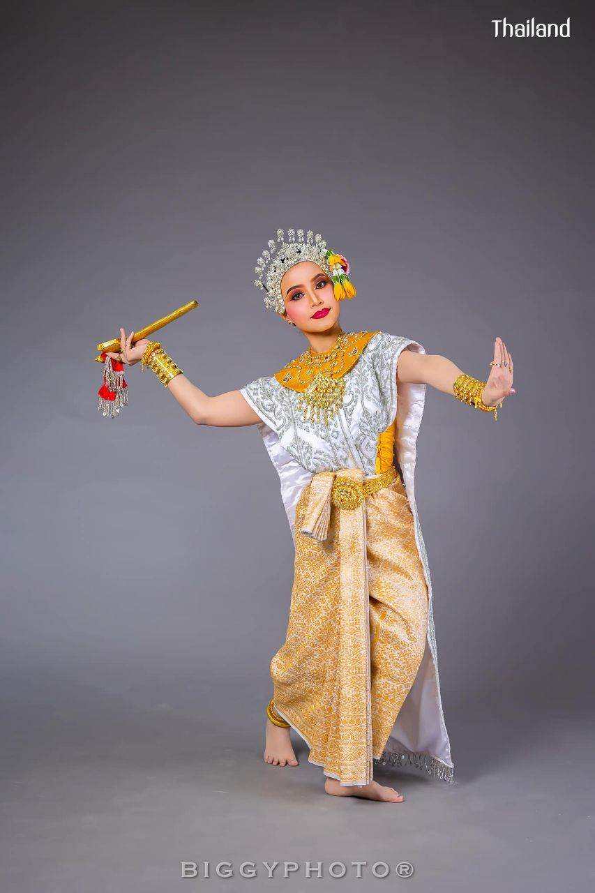 THAI DANCE: นาฏศิลป์ไทย | THAILAND 🇹🇭