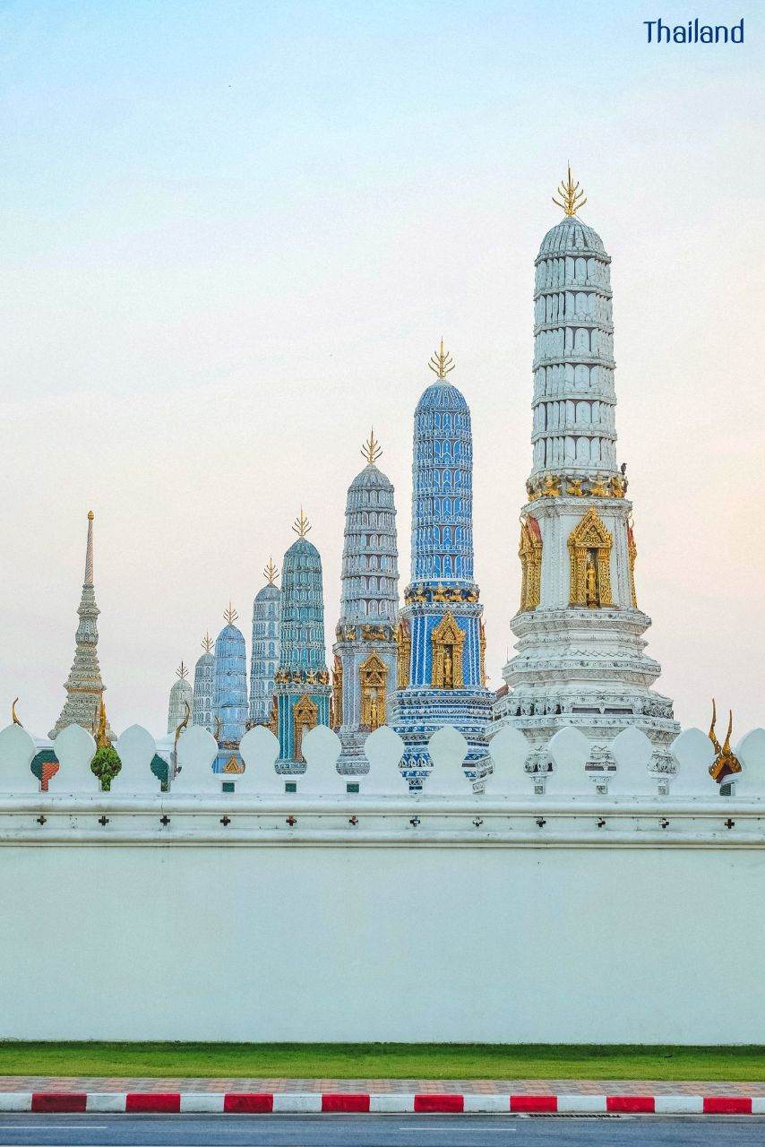 THAI ARCHITECTURE: Phra Asada Maha Chedi | THAILAND 🇹🇭