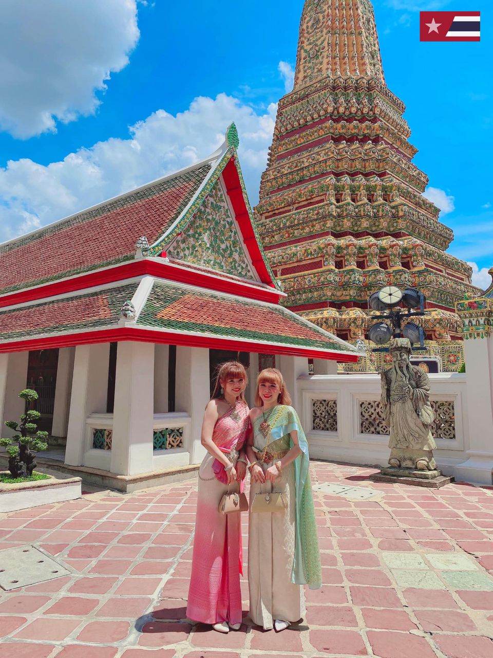 Vietnam Tourist 🇻🇳 and Beautiful Thai Traditional Dress | THAILAND 🇹🇭