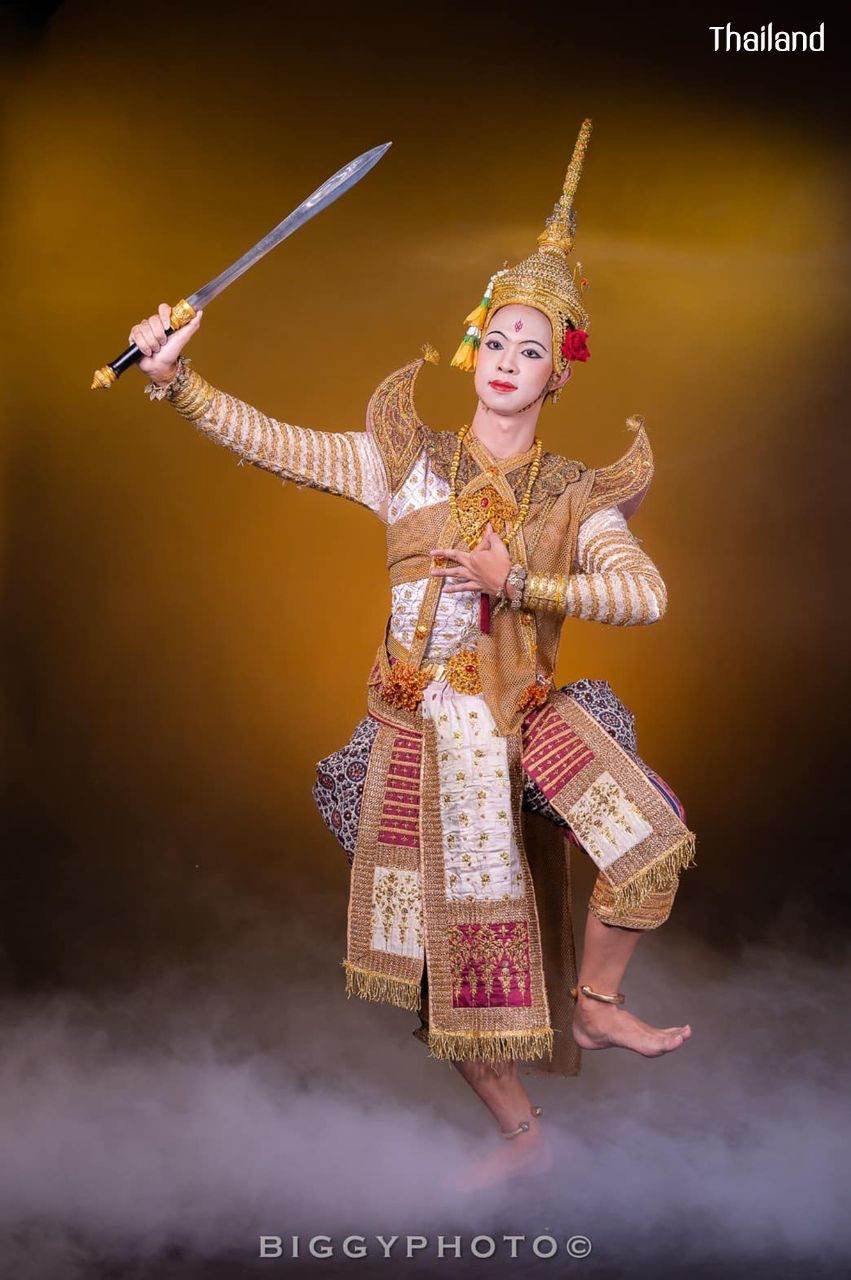 "Khon - Phra Phirun Utokraj" Thai Masked Dance Drama | THAILAND 🇹🇭