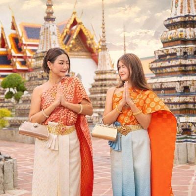 Malaysia Youtuber 🇲🇾 and Beautiful Thai Traditional Dress | THAILAND 🇹🇭