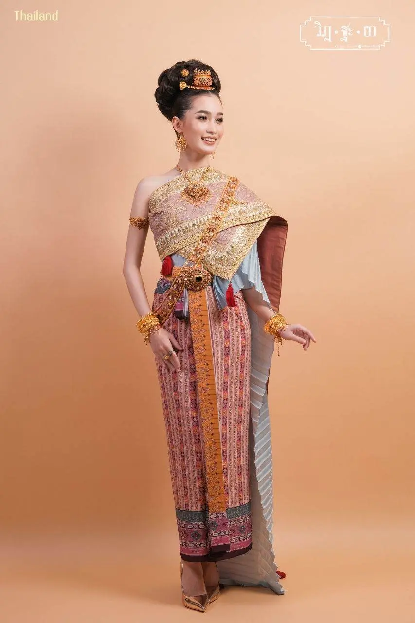 THAI TRADITIONAL DRESS: ชุดไทยโบราณผ้าลายอย่าง | THAILAND 🇹🇭