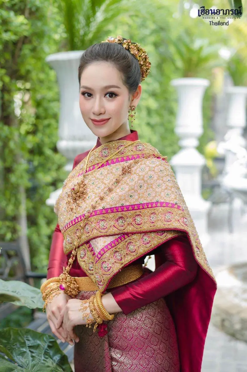 Lanna Traditional Costume: ชุดแต่งงานล้านนา | THAILAND 🇹🇭