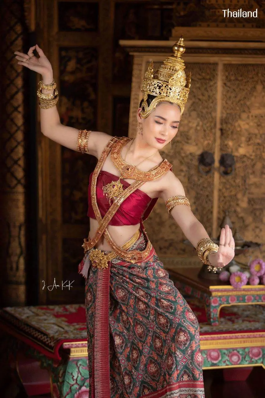 Thai royal dress in Ayutthaya kingdom | THAILAND 🇹🇭