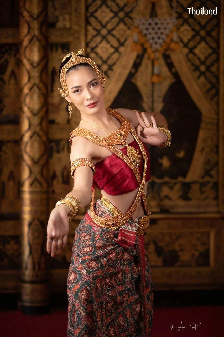 Thai royal dress in Ayutthaya kingdom | THAILAND 🇹🇭
