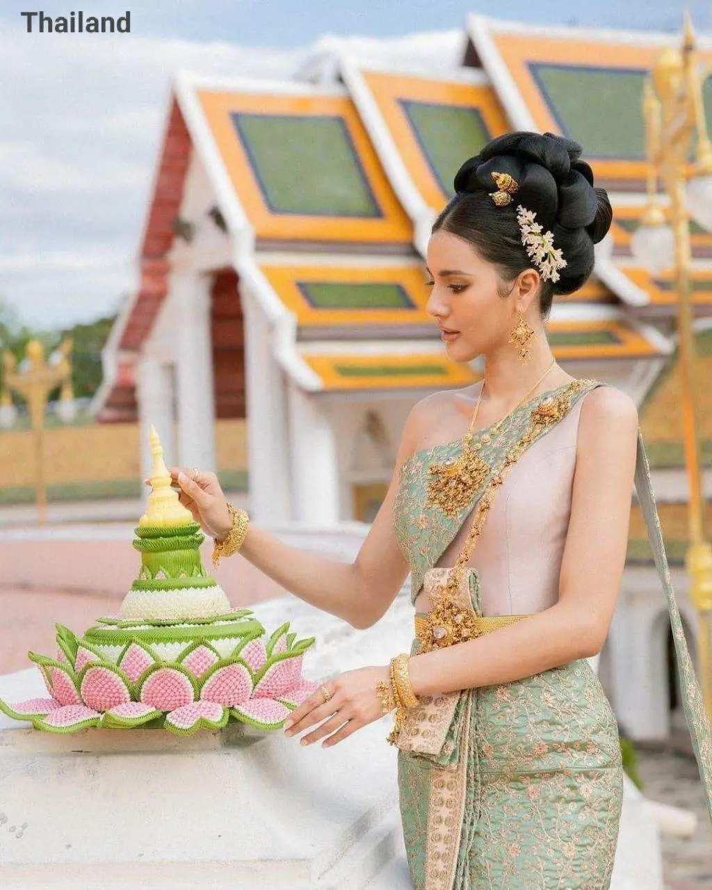 THAILAND 🇹🇭 | The History of Loy Krathong Festival!🧡