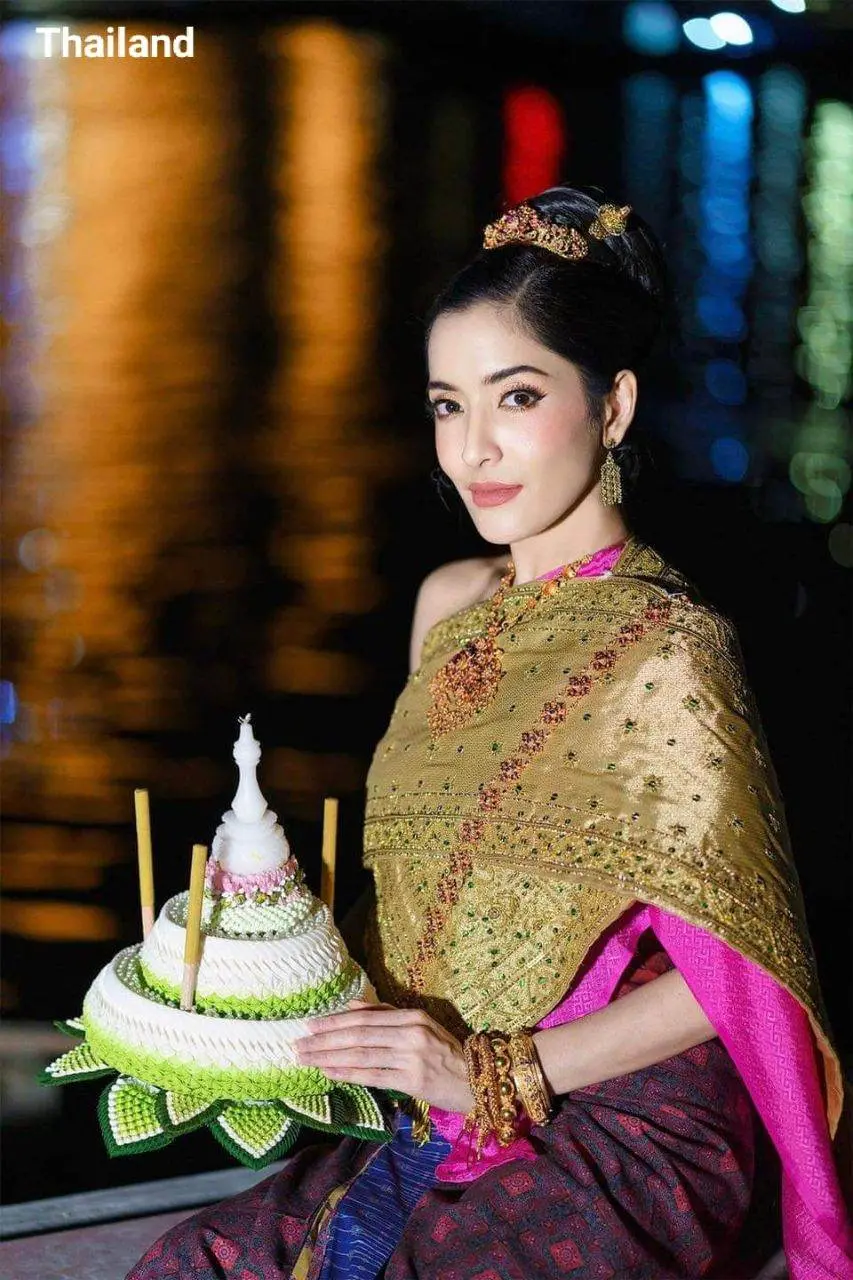 THAILAND 🇹🇭 | The History of Loy Krathong Festival!🧡