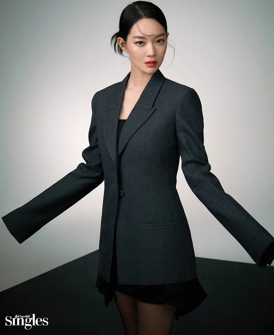 Shin Min Ah @ Singles Korea October 2022