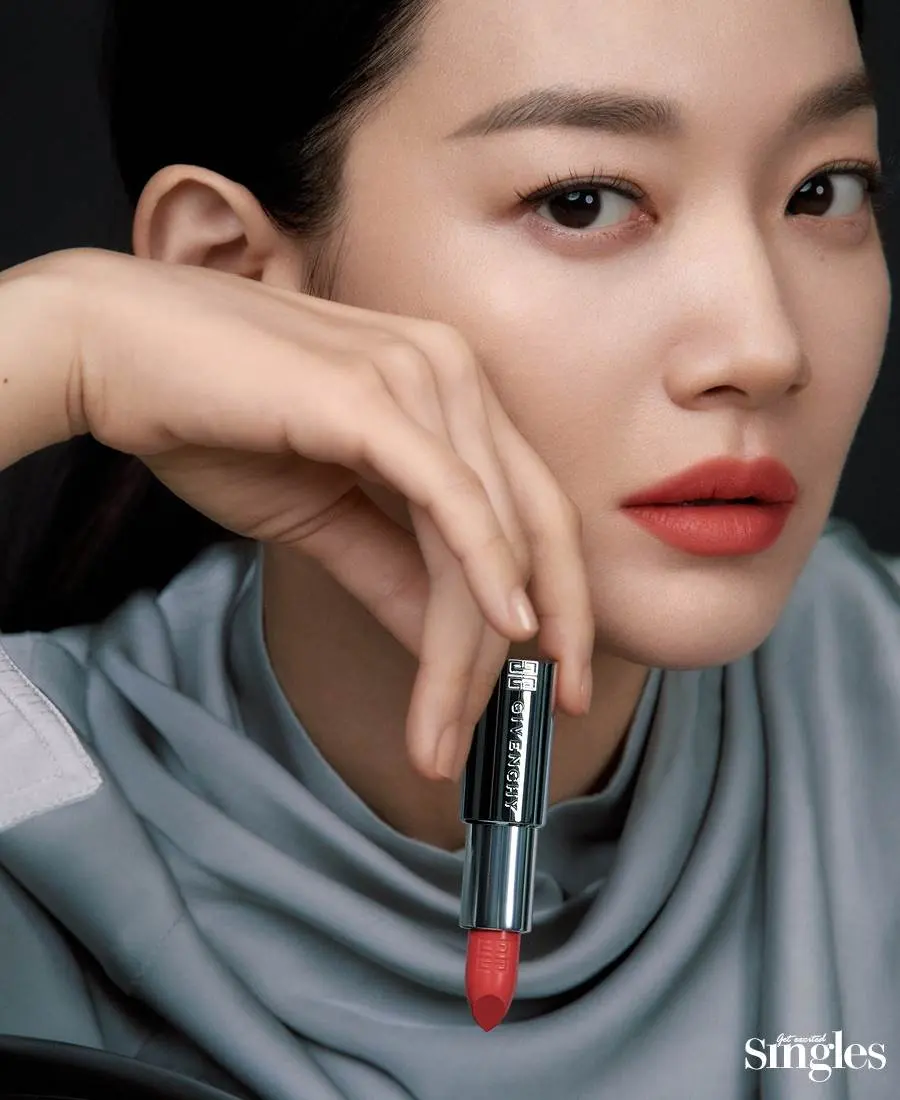 Shin Min Ah @ Singles Korea October 2022