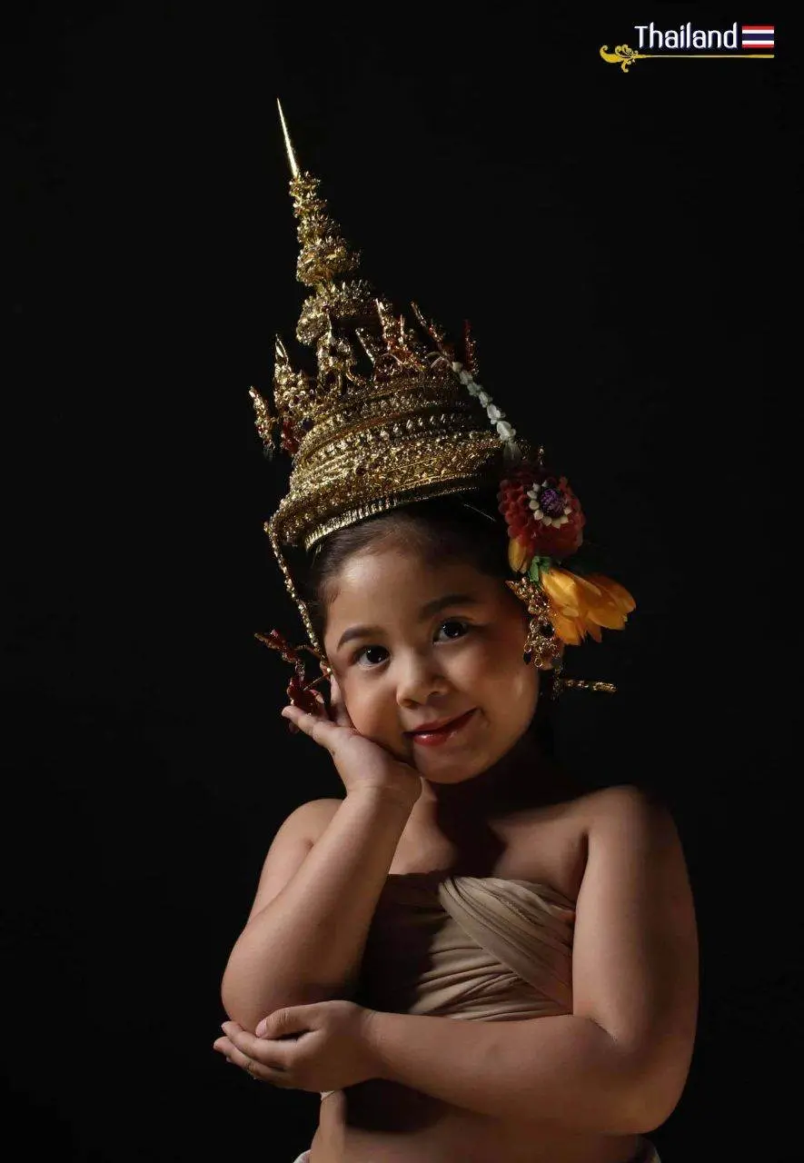 THAILAND 🇹🇭 | Thai Headdress