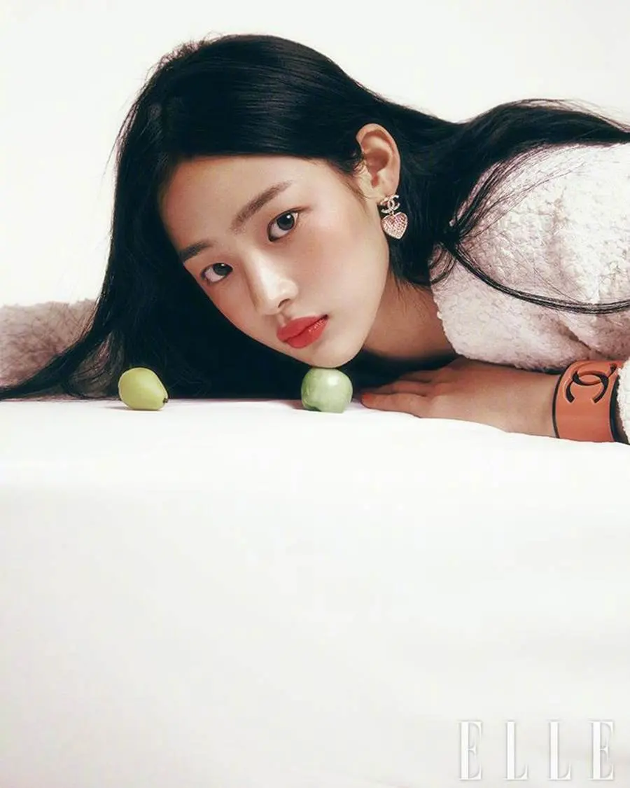 (NewJeans) Minji @ ELLE Korea March 2023