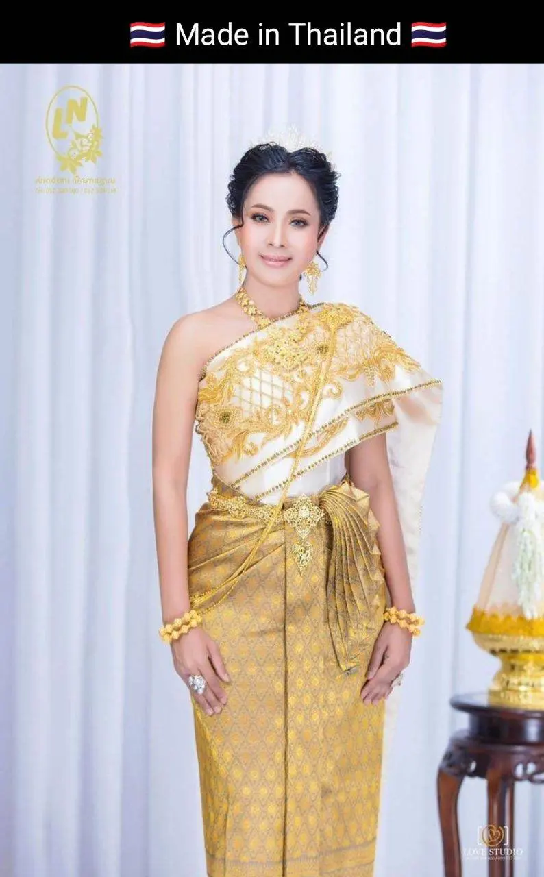 Cambodia wedding costume : ชุดไทยโดยนางแบบกัมพูชา: Khmer wedding dress. Cambodia history.Asean costume.