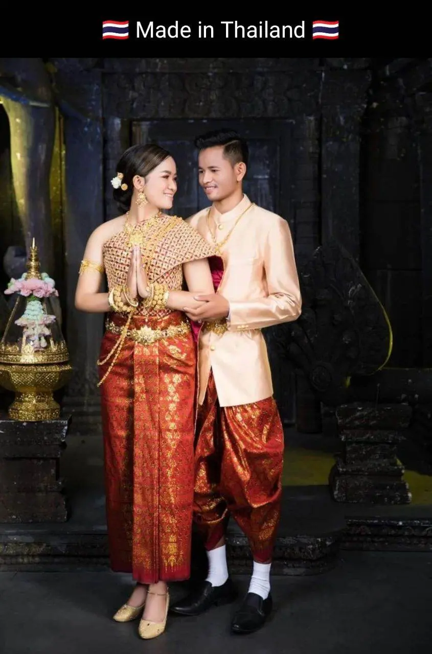 Cambodia wedding costume : ชุดไทยโดยนางแบบกัมพูชา: Khmer wedding dress. Cambodia history.Asean costume.