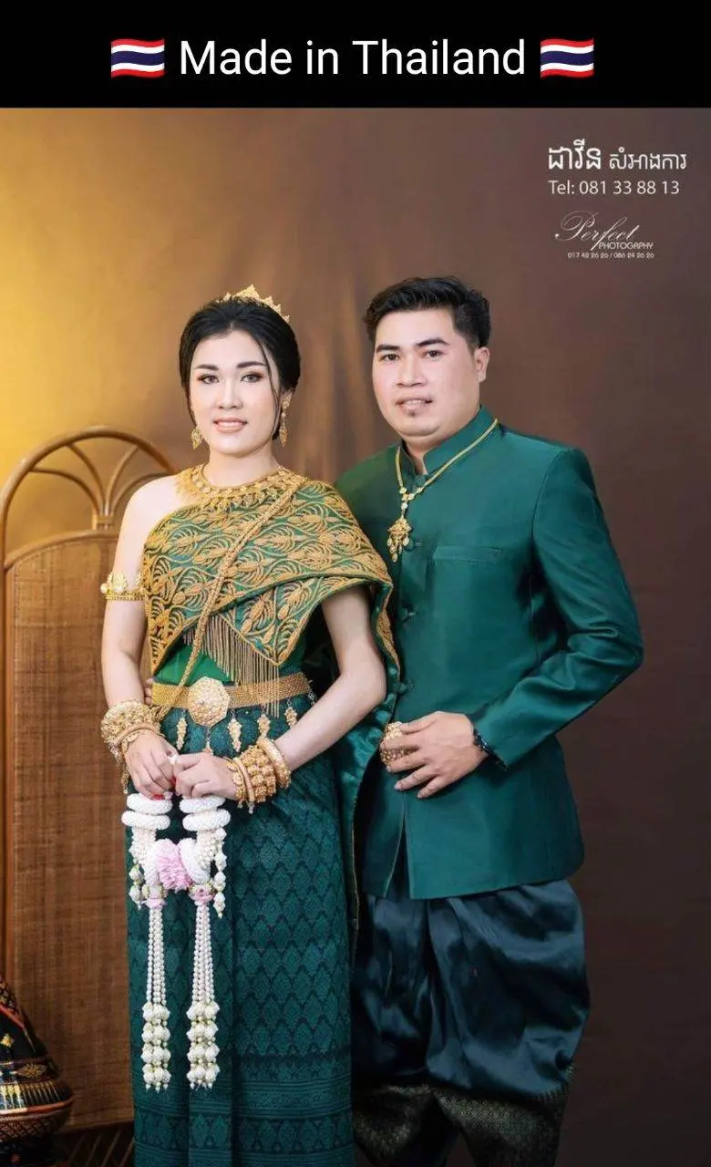 Cambodia wedding costume : ชุดไทยโดยนางแบบกัมพูชา: Khmer wedding dress. Cambodia history.Asean costume.