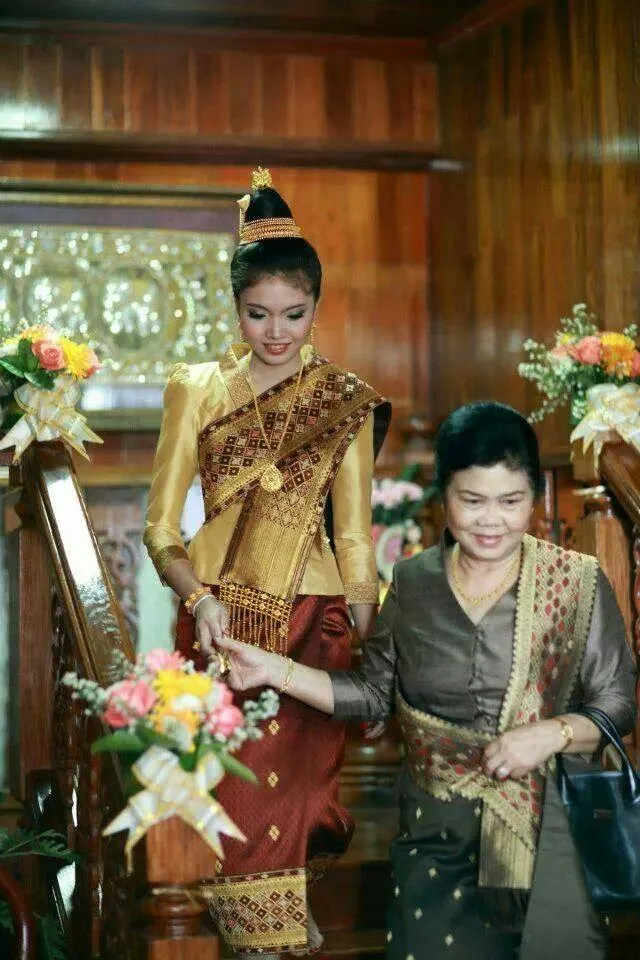 Laos national clothing. ชุดประจำชาติ สปป.ลาว