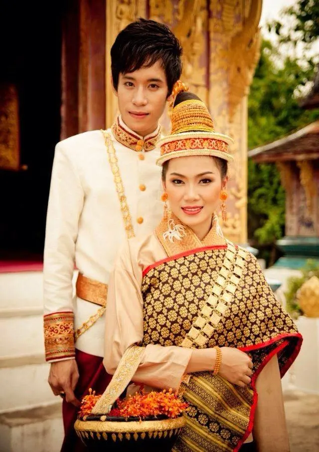 Laos national clothing. ชุดประจำชาติ สปป.ลาว