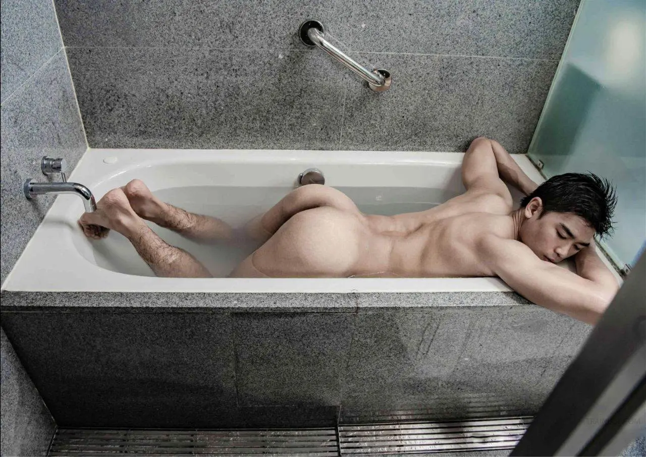 ส่องผู้ชายอาบน้ำ 38