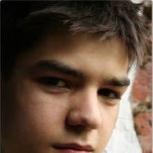 หนุ่มน้อย หล่อเข้ม