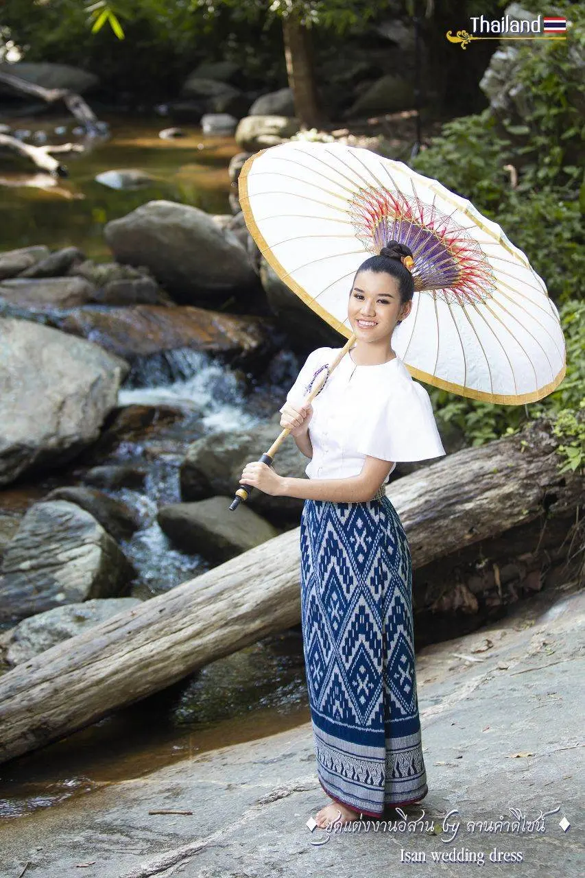 🇹🇭 THAILAND | Isan Traditional Dress "ชุดอีสาน ผ้าฝ้ายคราม"