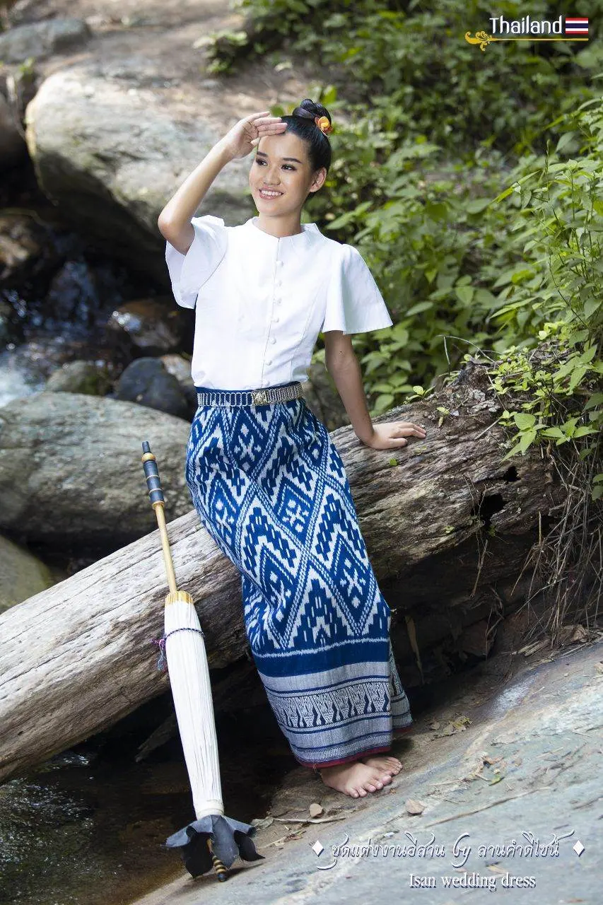 🇹🇭 THAILAND | Isan Traditional Dress "ชุดอีสาน ผ้าฝ้ายคราม"