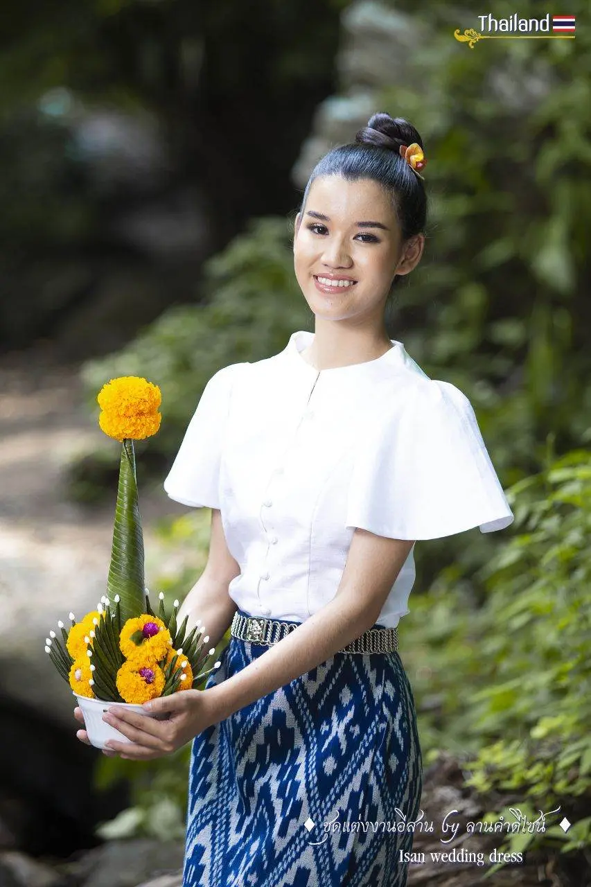 🇹🇭 THAILAND | Isan Traditional Dress "ชุดอีสาน ผ้าฝ้ายคราม"