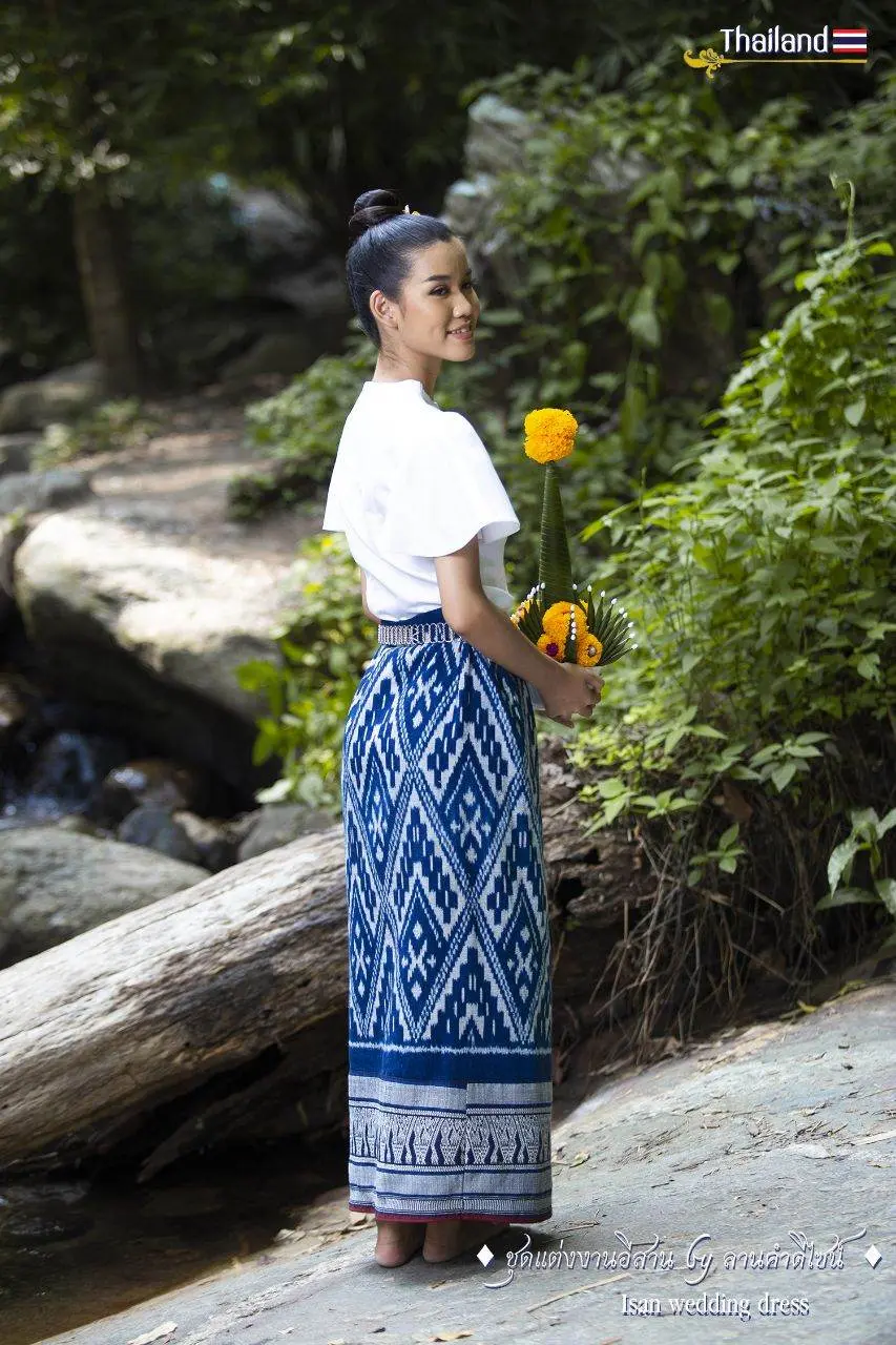 🇹🇭 THAILAND | Isan Traditional Dress "ชุดอีสาน ผ้าฝ้ายคราม"