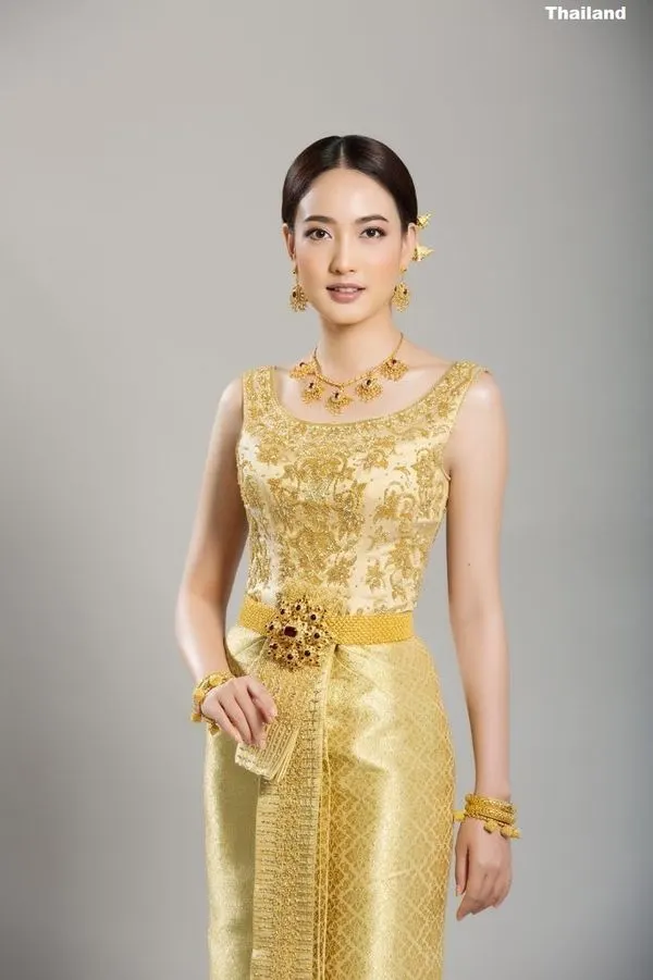 Taew Natapohn in Thai Dusit Costume 🇹🇭