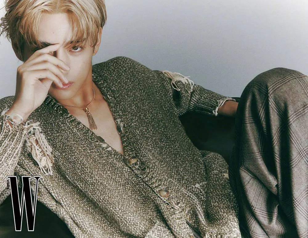 (BTS) V @ W Korea September 2023