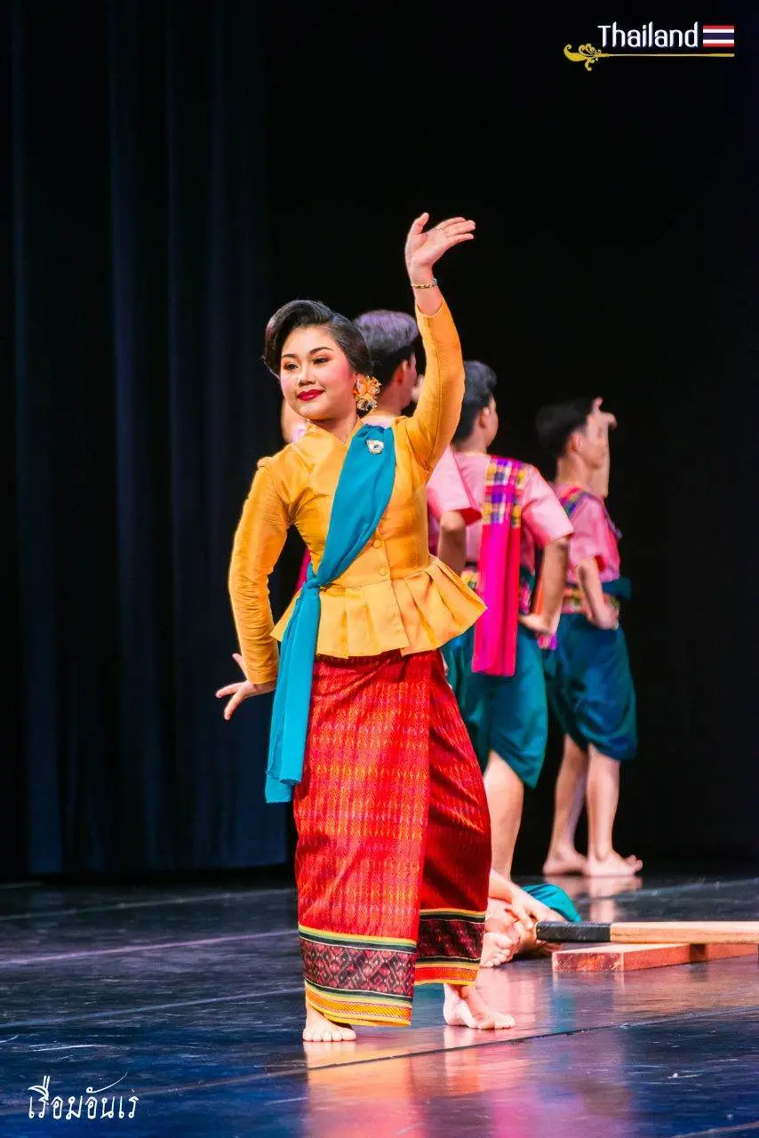 🇹🇭 THAILAND | REUAM AN RAY DANCE: ISAN FOLK PERFORMANCE