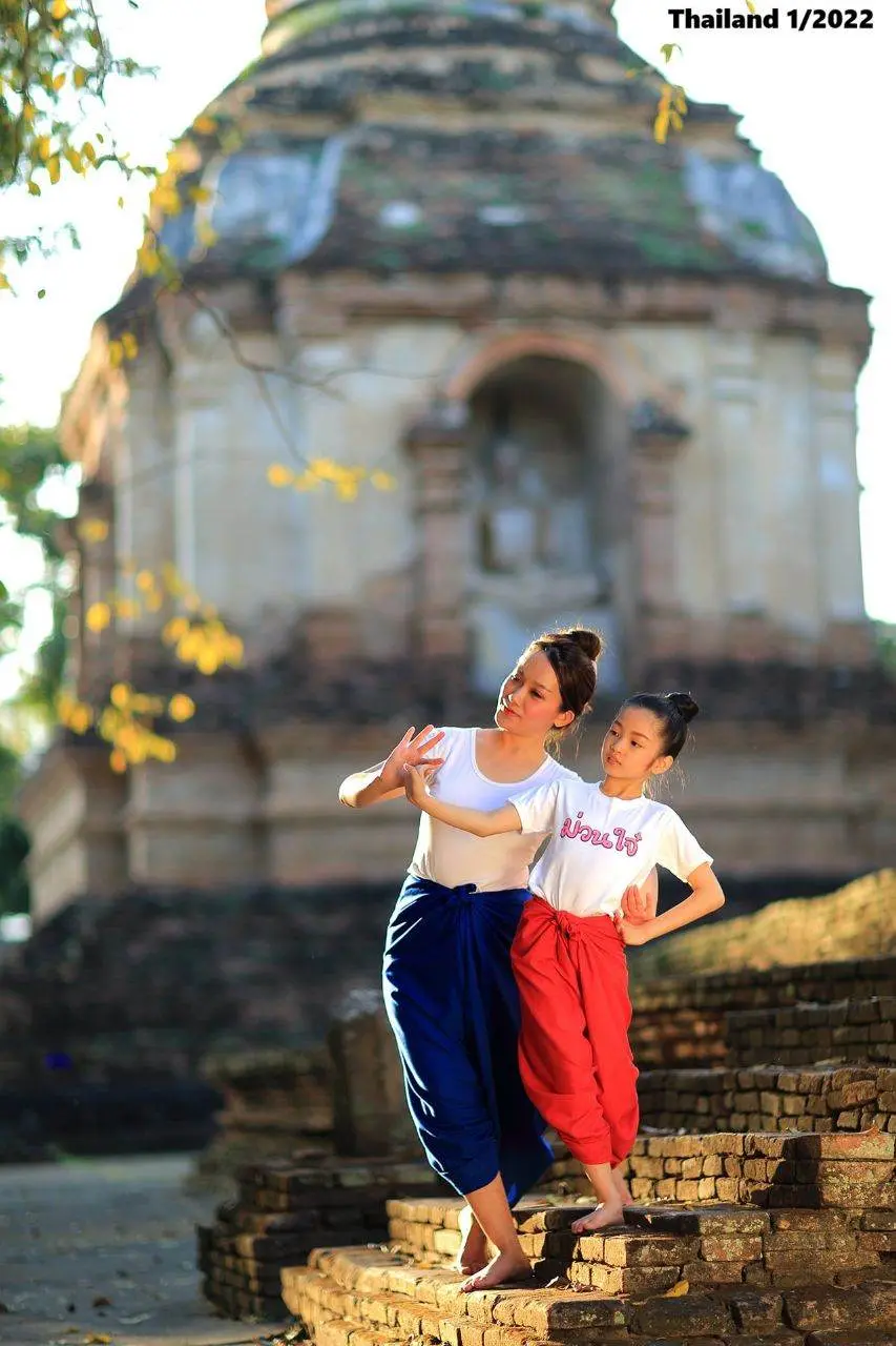 Thai Dance Practice 🇹🇭