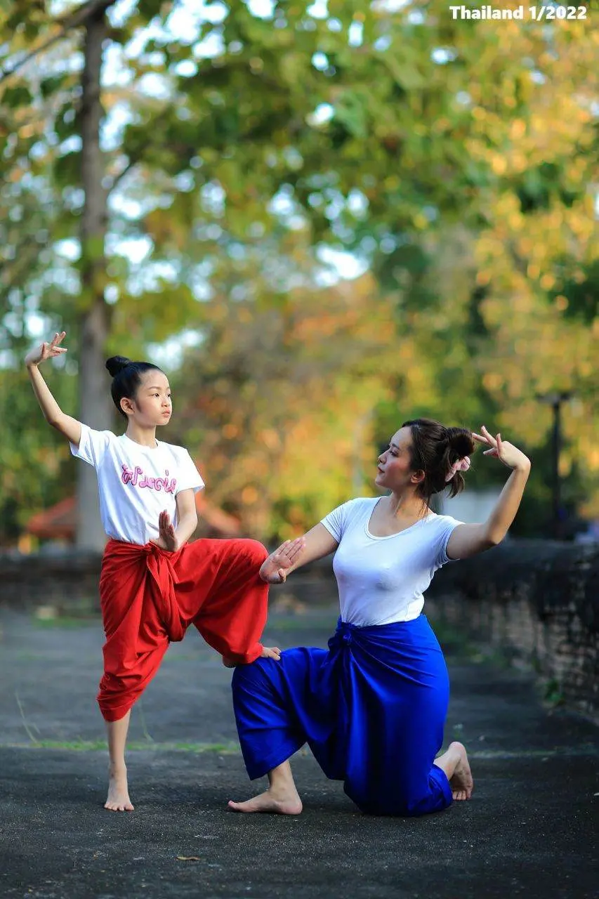 Thai Dance Practice 🇹🇭