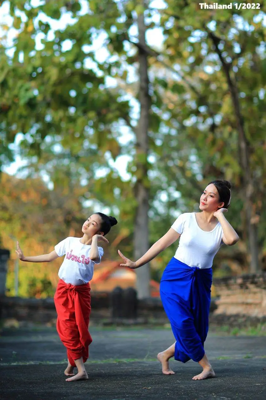 Thai Dance Practice 🇹🇭