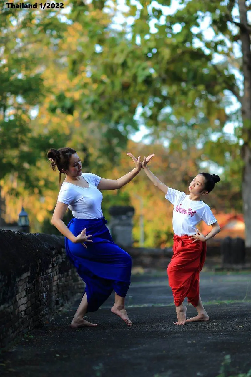 Thai Dance Practice 🇹🇭