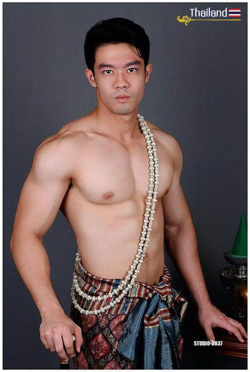 🇹🇭 THAILAND | Thai guy in the traditional costume