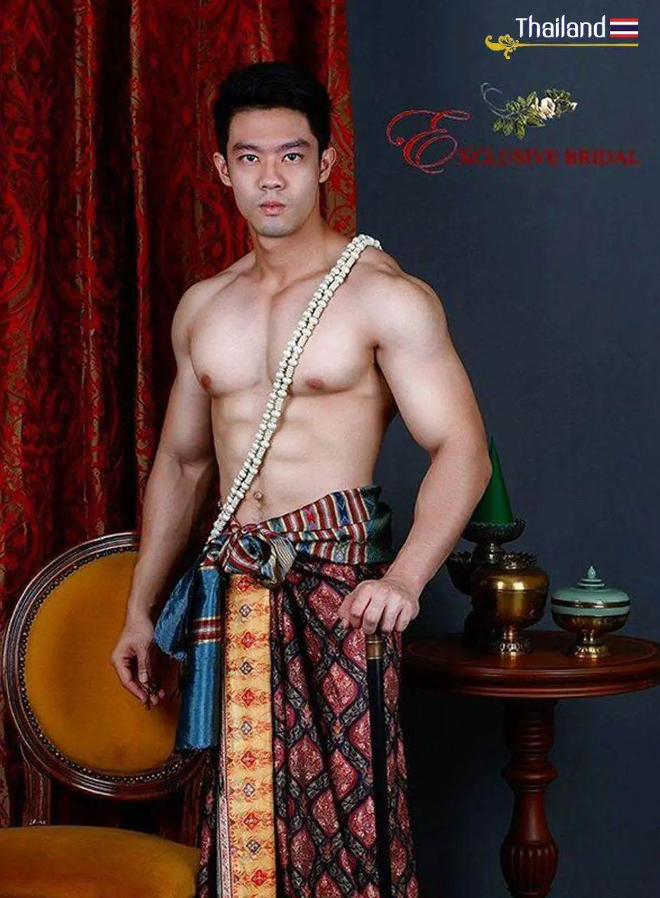 🇹🇭 THAILAND | Thai guy in the traditional costume