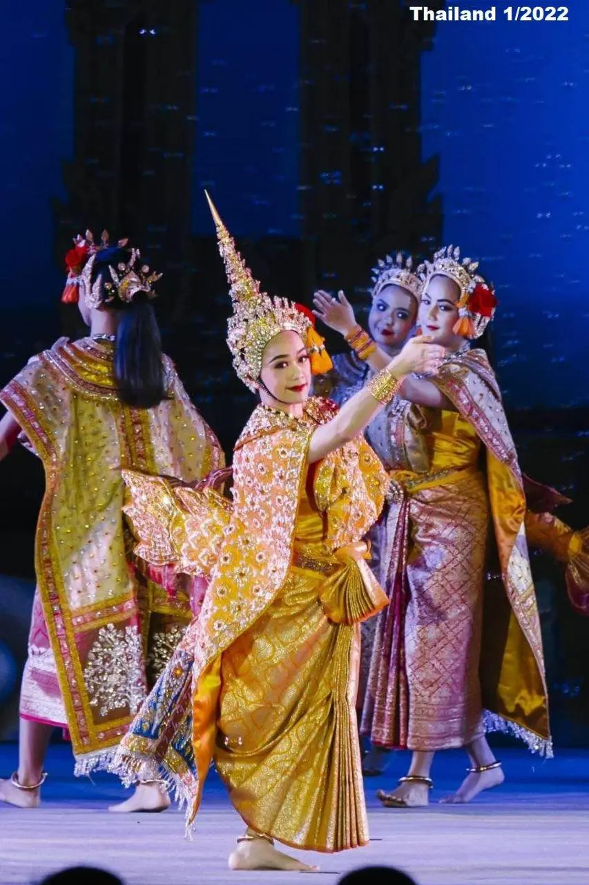 Thai Traditional Shows on the Children Day 2022