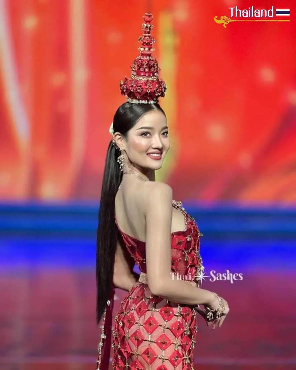 Miss Global Thailand 2023, in a striking Thai costume👍❤️🇹🇭