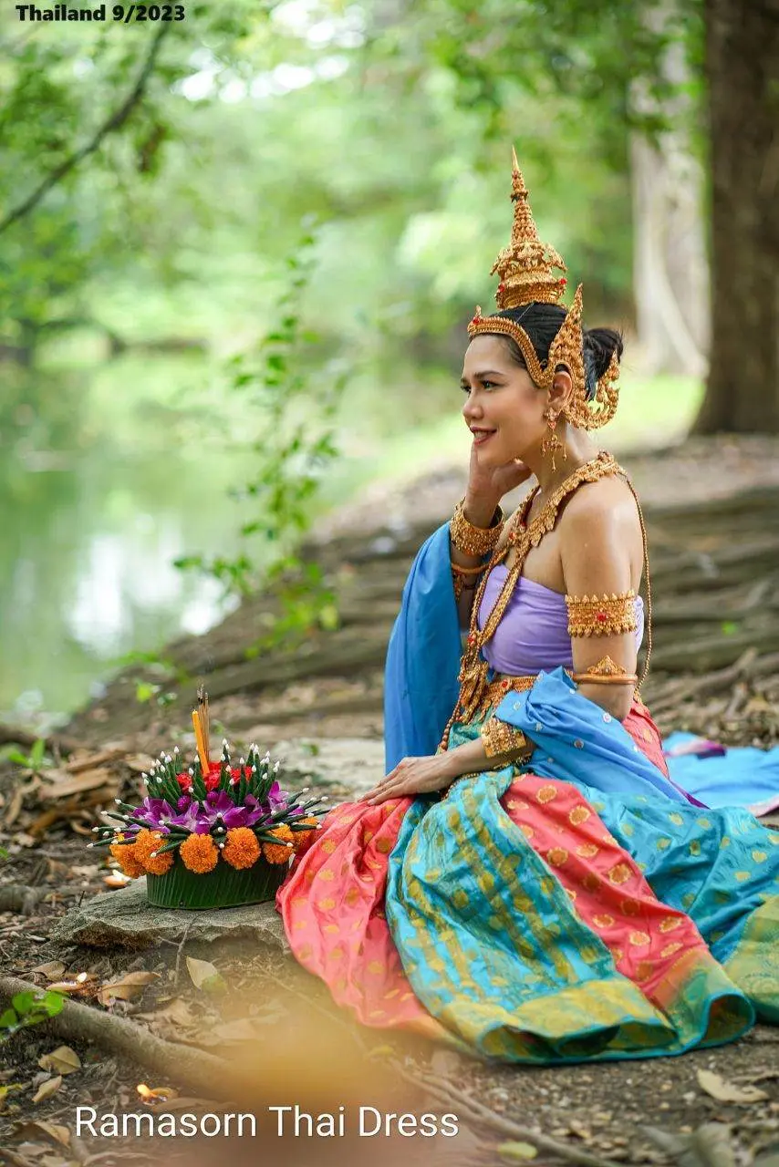 Thai Lady and Loy Krathong Festival 🇹🇭