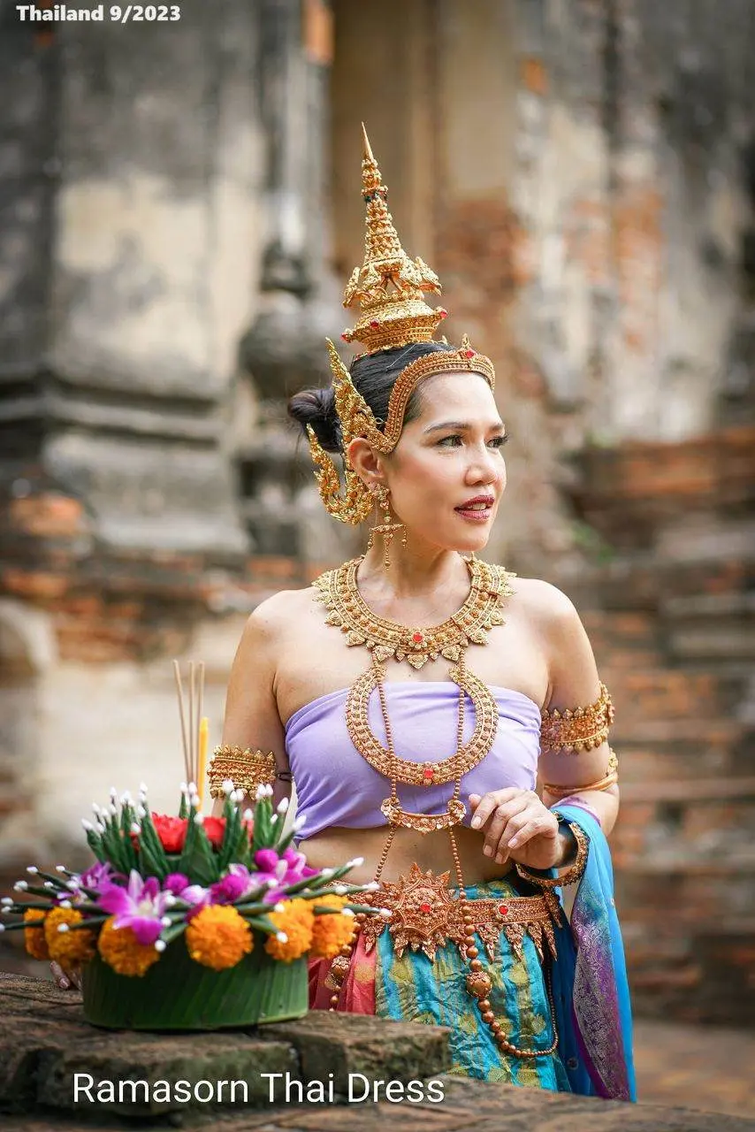Thai Lady and Loy Krathong Festival 🇹🇭