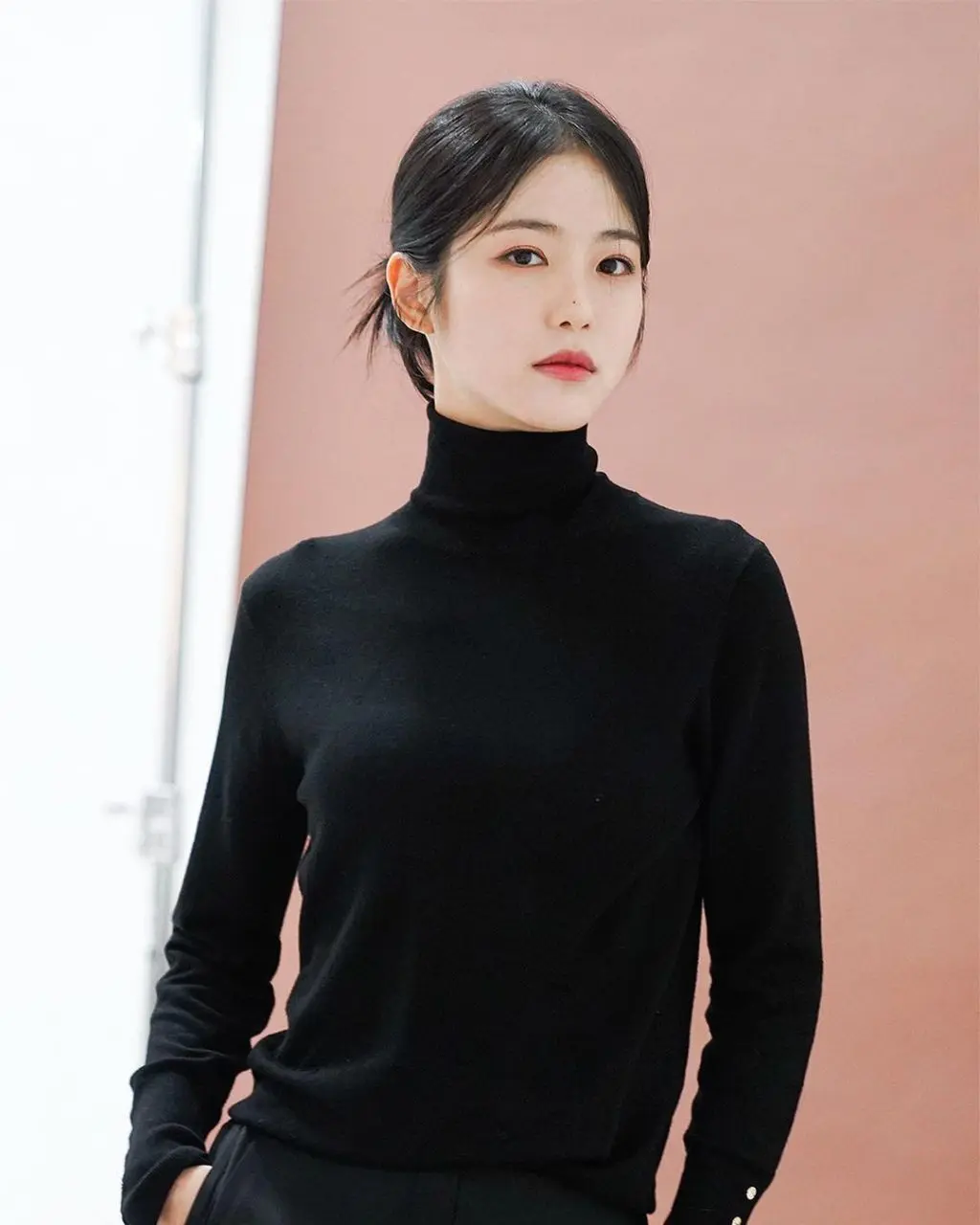 นักแสดงดาวร้าย หน้าสวย ชินเยอึน จากเรื่อง The Glory